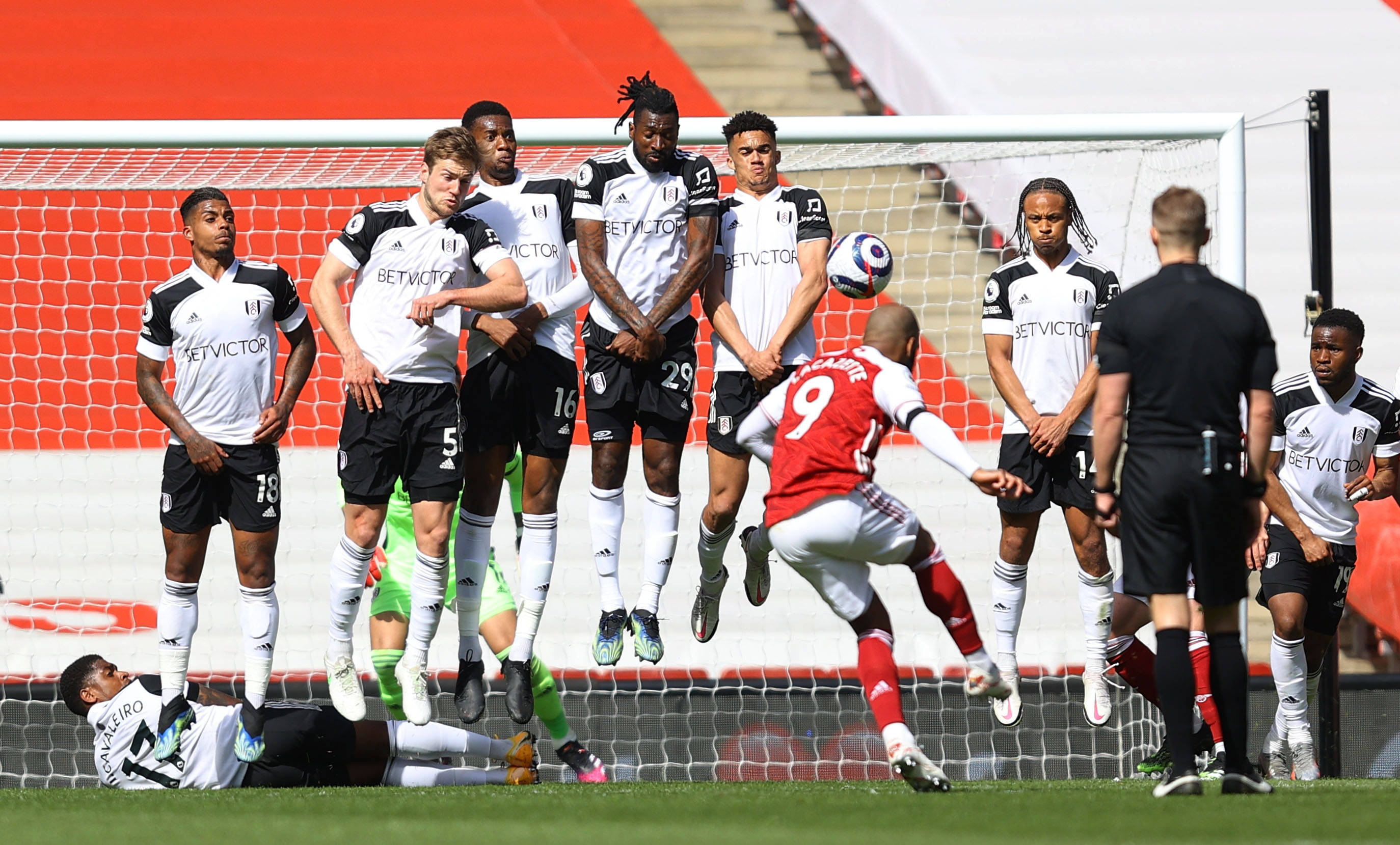 阿森纳vs富勒姆_(阿森纳前瞻主场对富勒姆不败 拉卡泽特欲)  第1张