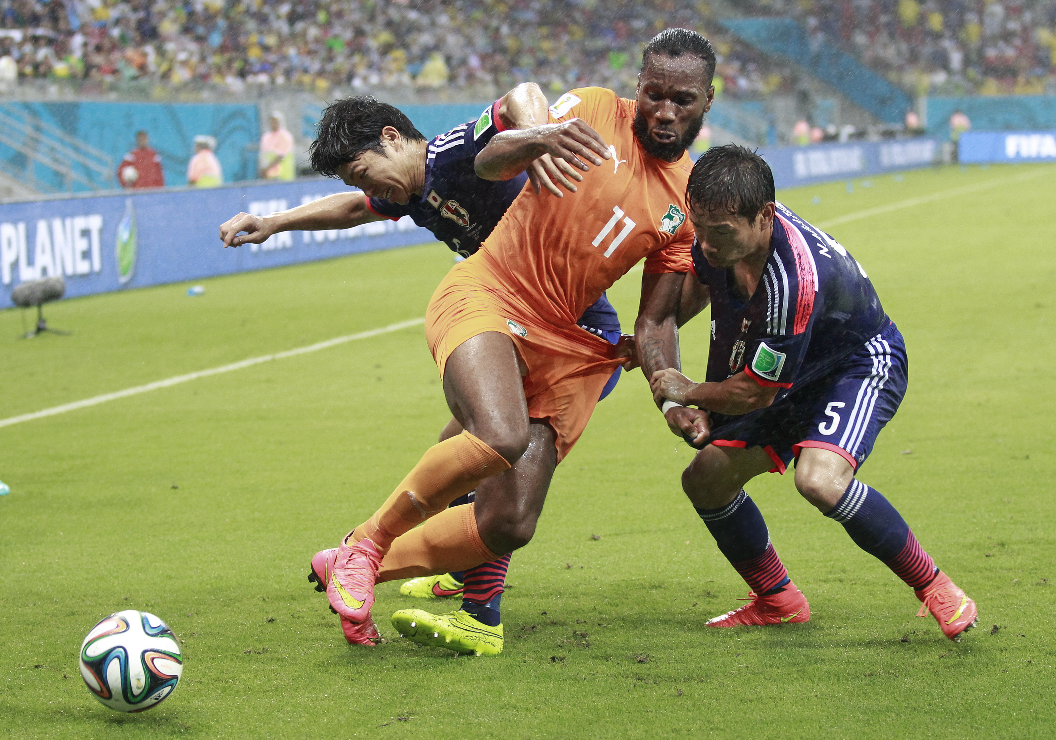 足球视频回放_(足球视频回放需要边裁参与么?)  第2张