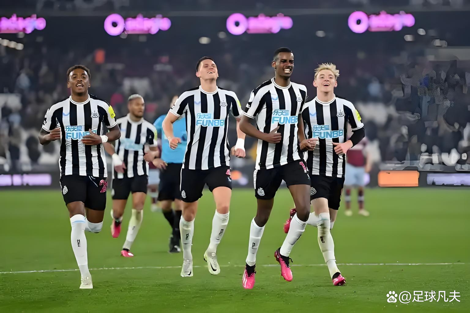 曼联vs纽卡斯尔_(曼联vs纽卡斯尔首发阵容)  第2张