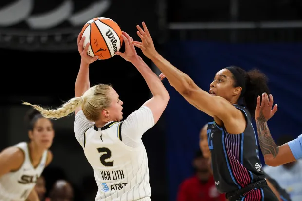 亚特兰大芝加哥火_(亚特兰大梦想对芝加哥天空)  第2张