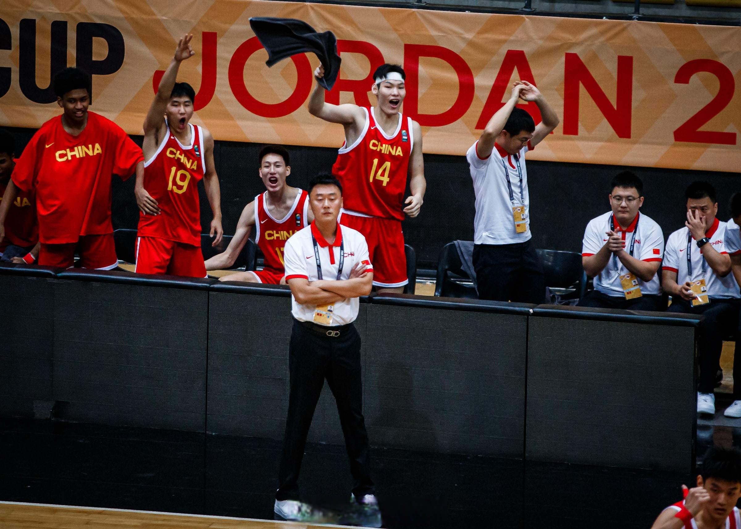 包含芬兰男篮力克格鲁吉亚晋级四强马尔卡宁贡献17分6篮板的词条  第2张