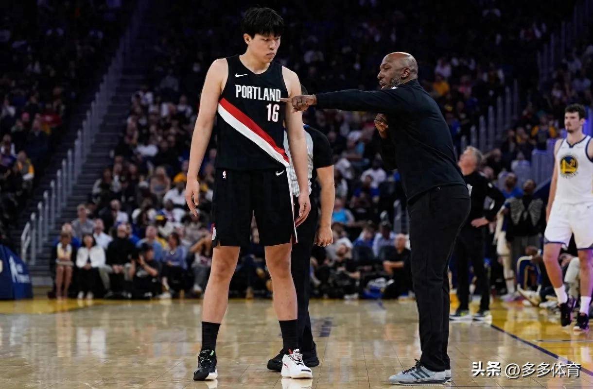 NBA常规赛火箭主场140-116大胜开拓者杨瀚森被下放杜兰特30分的简单介绍  第2张
