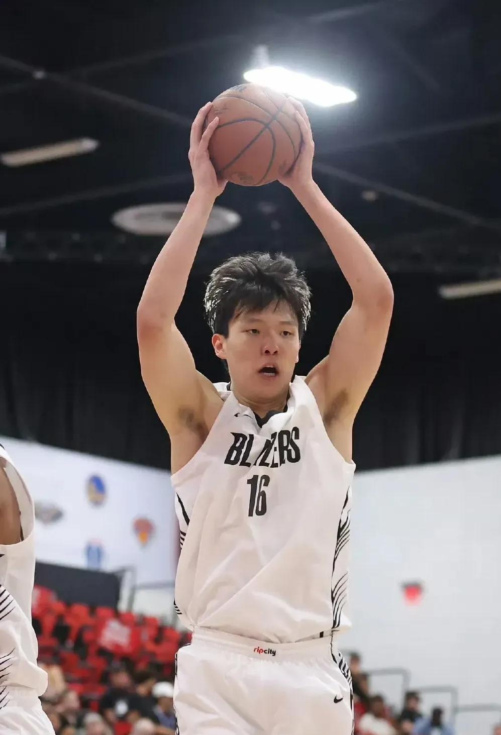 杨瀚森连续5场被弃用代理教练对其努力表示肯定的简单介绍 第1张 杨瀚森连续5场被弃用代理教练对其努力表示肯定的简单介绍 第1张