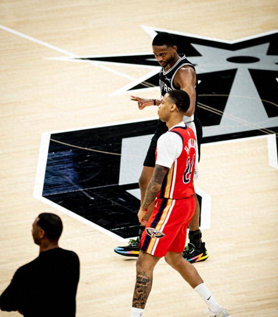 NBA常规赛马刺主场126-119力克鹈鹕福克斯24分文班亚马18+18的简单介绍