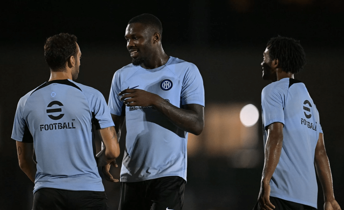 关于曝巴雷拉拒绝利雅得新月坚持留队的信息 第1张 关于曝巴雷拉拒绝利雅得新月坚持留队的信息 第1张