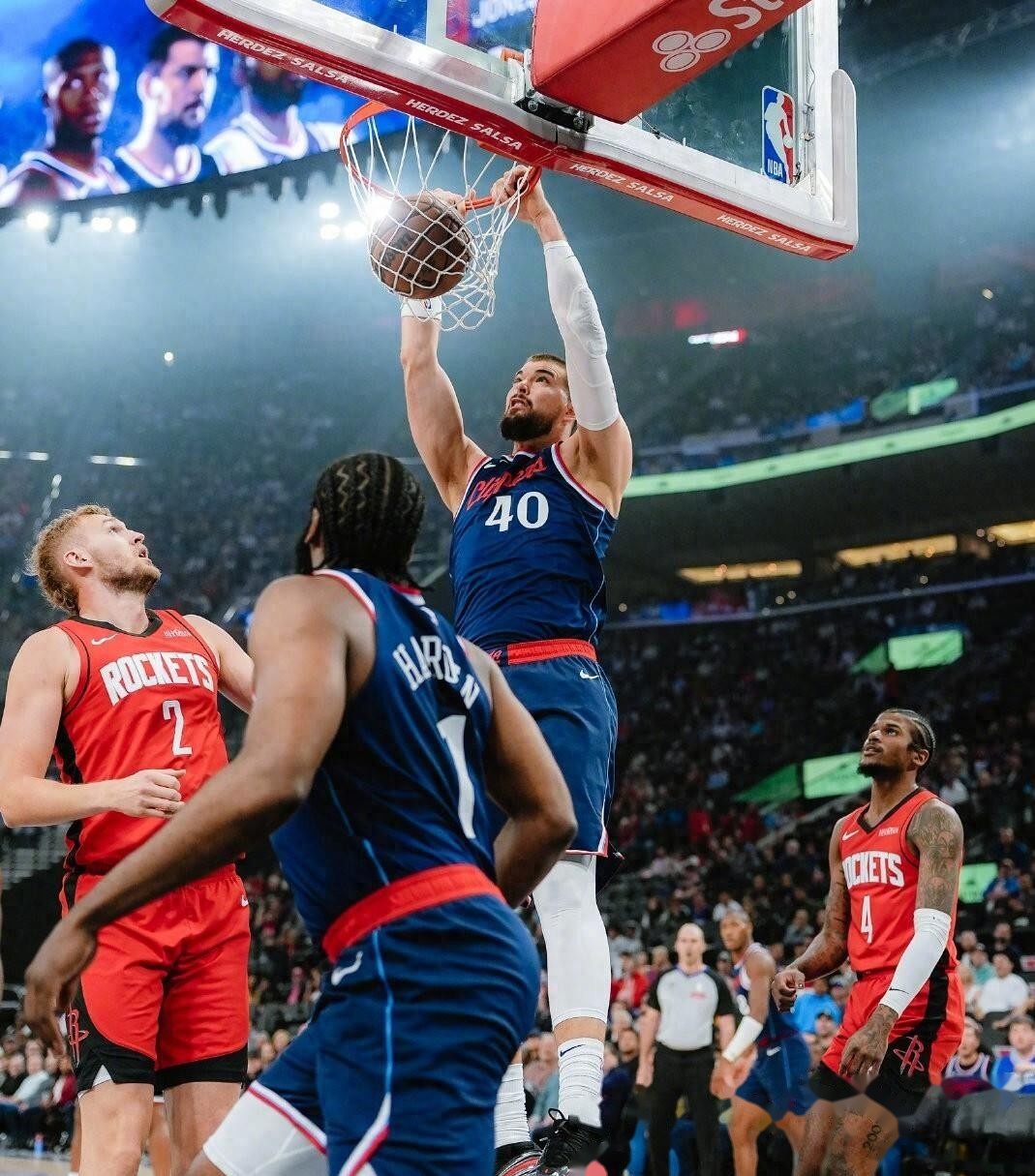 NBA-G:圣迭戈快船VS撕裂之城的简单介绍  第1张