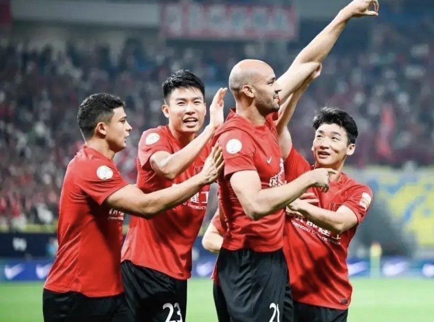 关于争冠球队集体刹车中超大戏走向何方上海海港继续领跑的信息  第1张