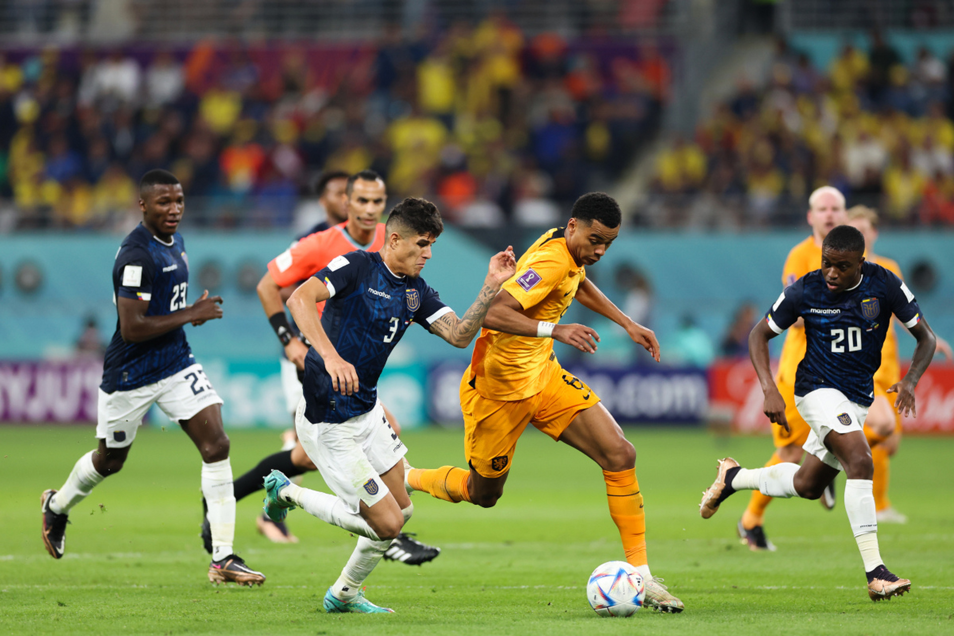 包含世体分析巴塞罗那边锋引援顺位利物浦主力边锋在列的词条  第1张