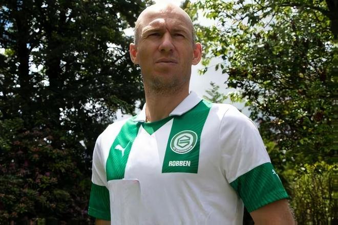 包含英媒：拉亚已成为世界最优秀门将之一球员展现多方面顶级实力的词条  第2张