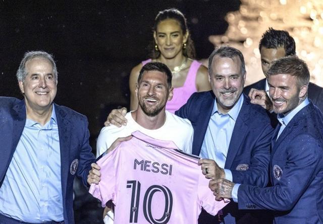 包含世俱杯第二轮最佳阵容阿根廷球星梅西领衔的词条  第2张