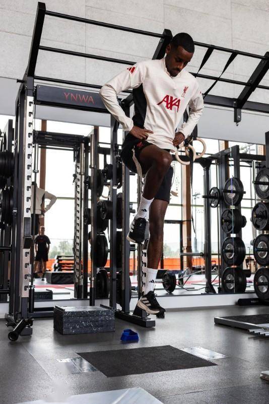 包含TA：利物浦未正式报价伊萨克球员单独进行训练的词条  第1张