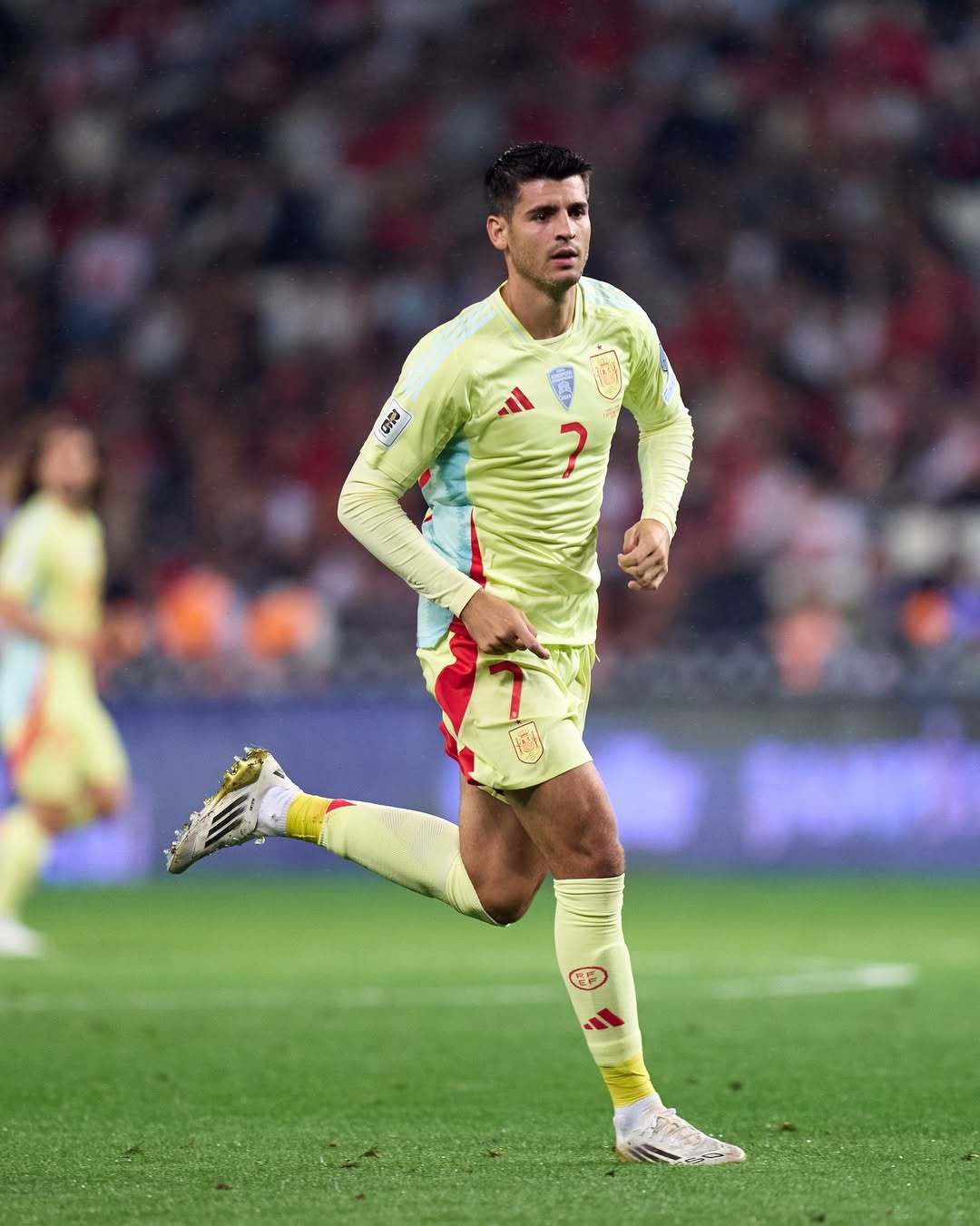 关于记者：科莫接近签下莫拉塔还需与米兰达成协议的信息  第1张