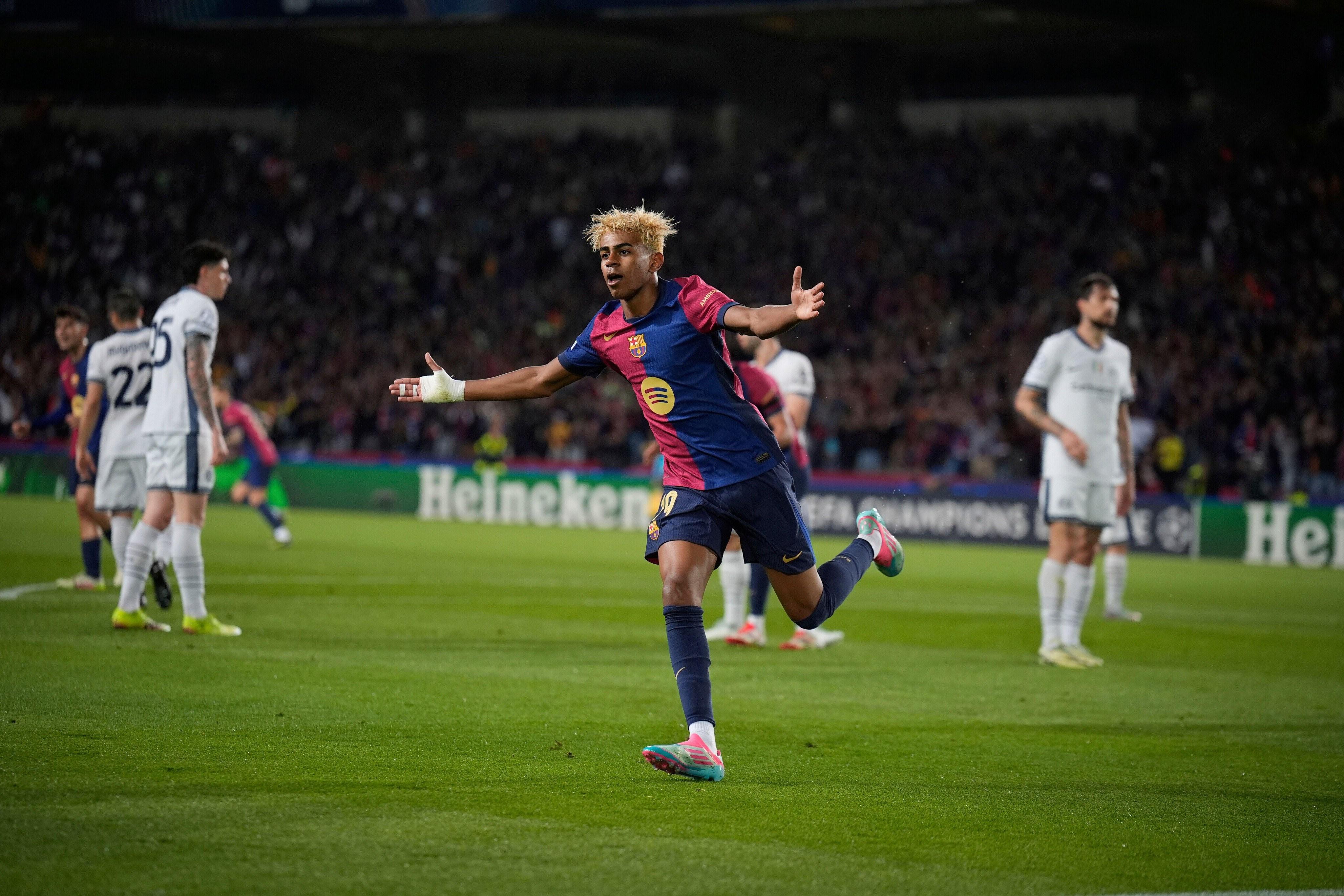 包含巴萨对邓弗里斯的态度认真而邓弗里斯对国米而言是核心球员的词条  第2张