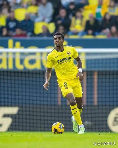 包含15岁小将刘凯源启程前往西班牙签约比利亚雷亚尔梯队的词条  第2张