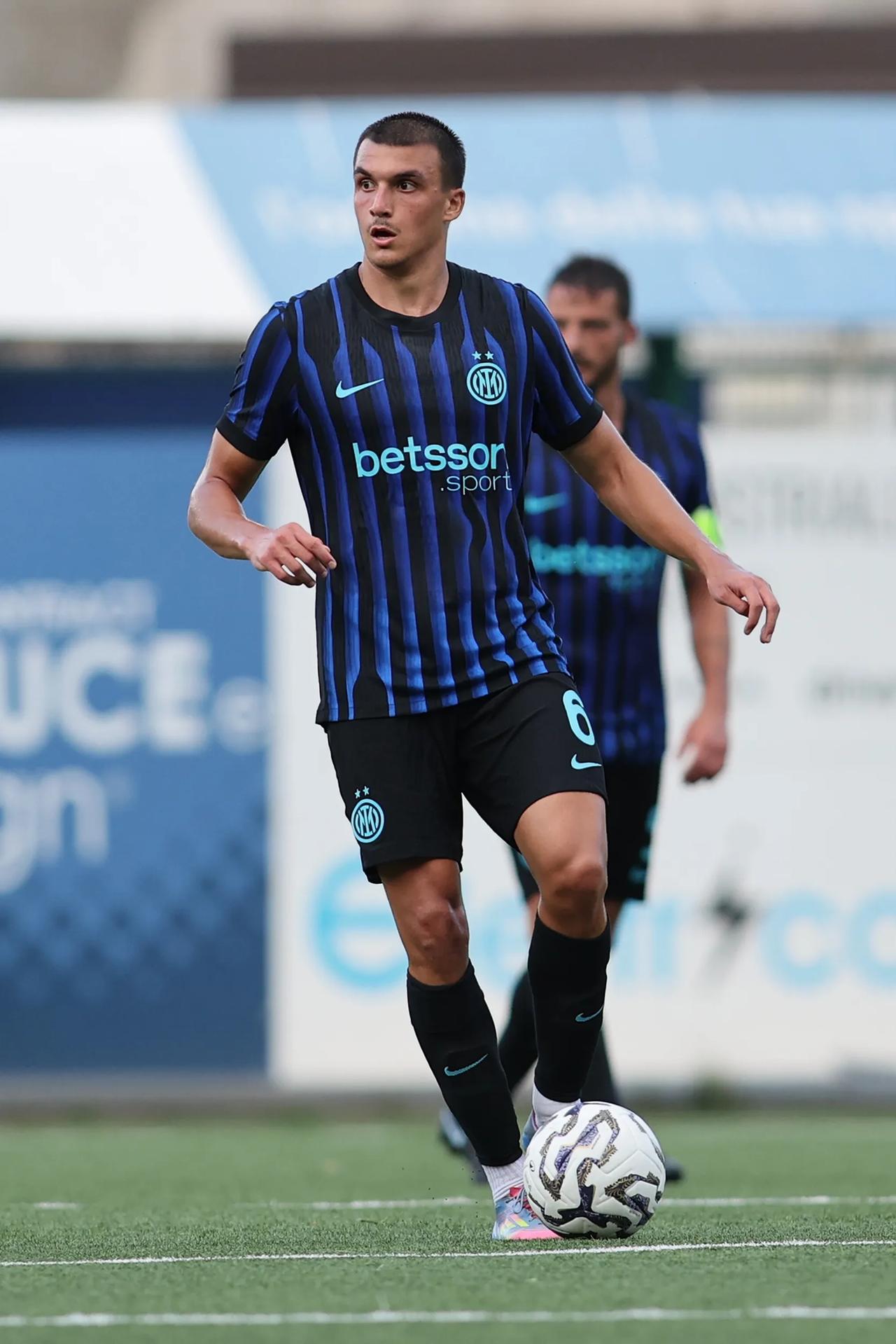 英发展联：谢周三U21VS女王公园巡游者U21的简单介绍