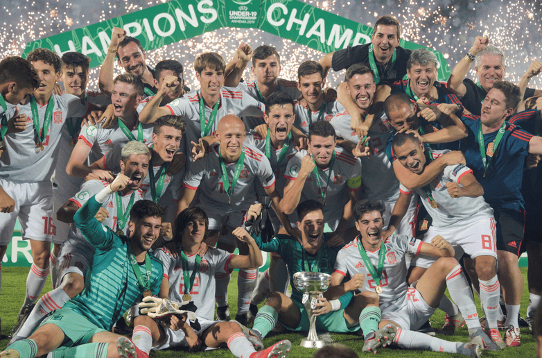 包含欧青赛罗马尼亚U21VS斯洛伐克U21比分预测两队迎来荣誉之战的词条  第1张