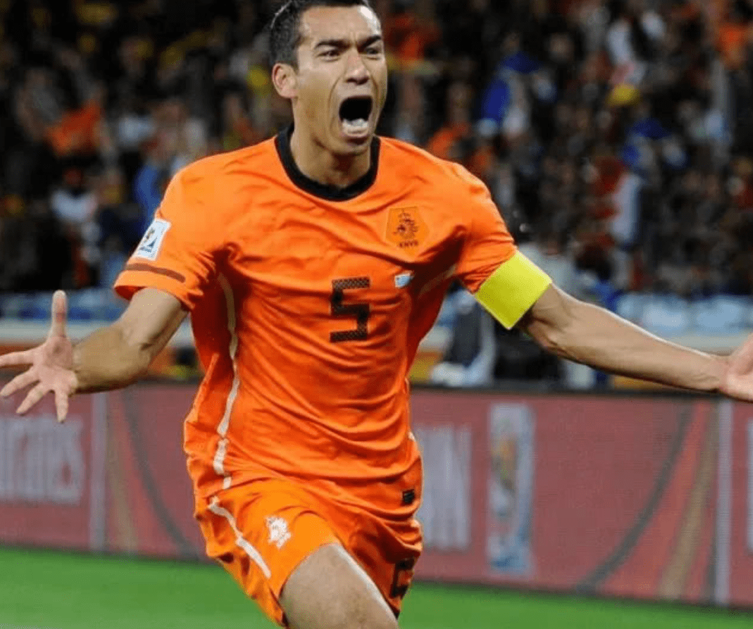 关于利物浦任命新助教范布隆克霍斯特进入教练组的信息