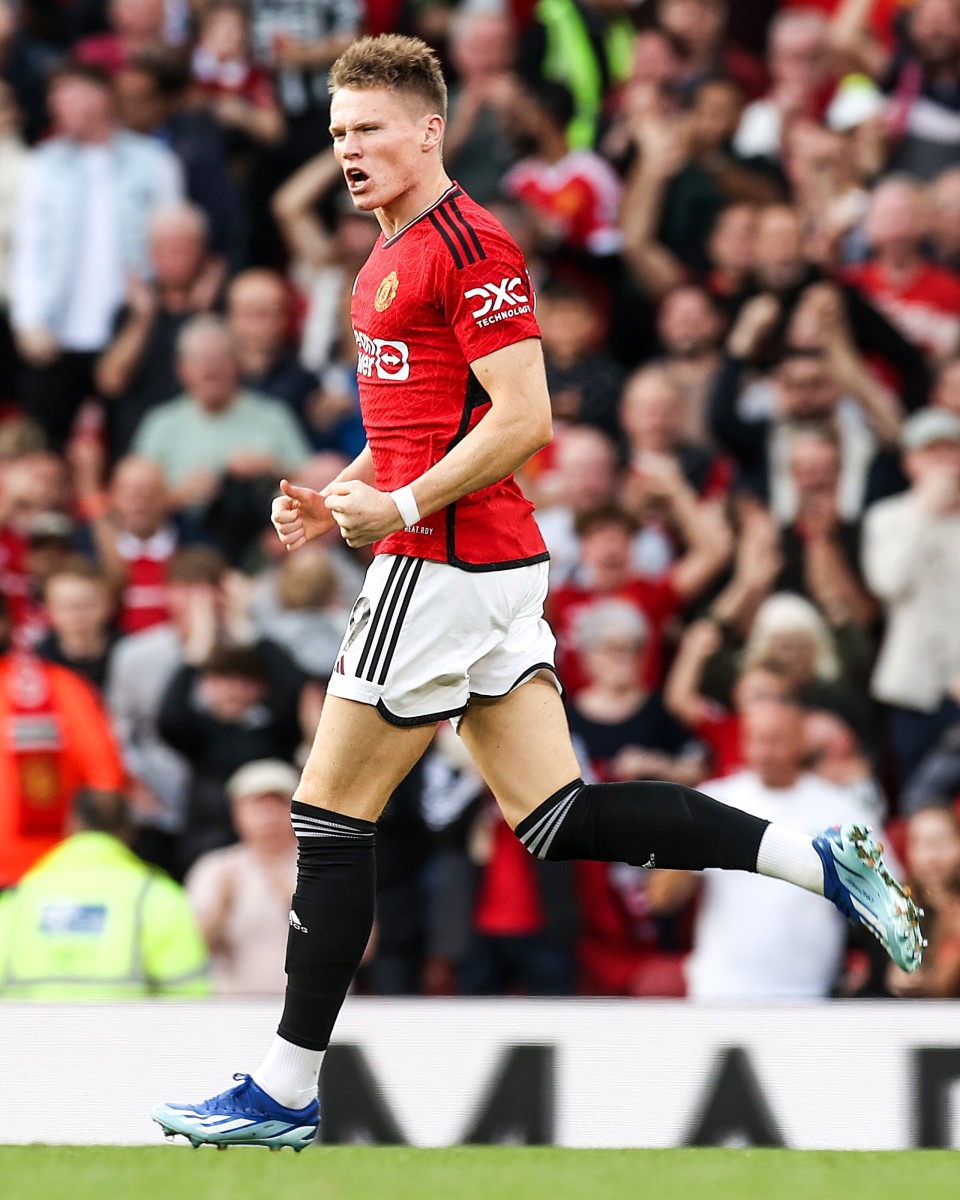 意甲赛季最佳球员提名前曼联中场麦克托米奈入选的简单介绍