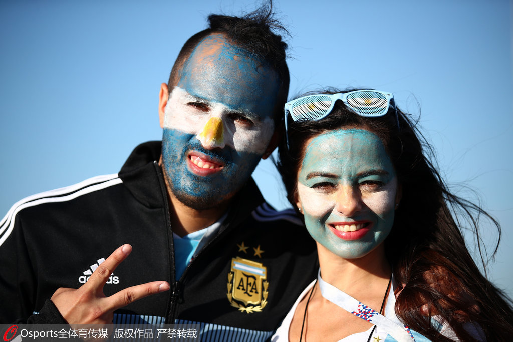 梅西晒与巴乔合影两人温情互动  第2张