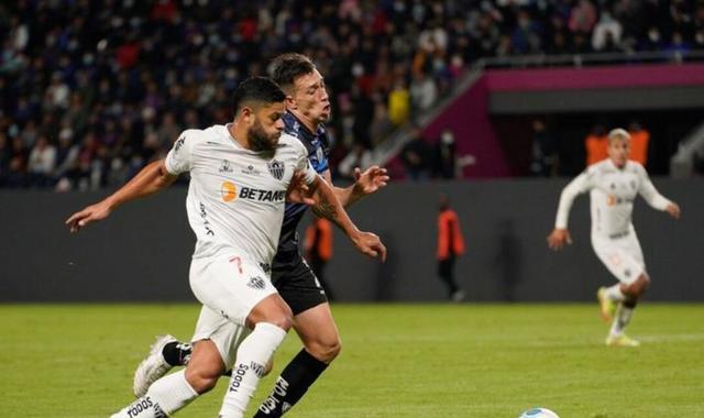 关于38岁胡尔克任意球双响米内罗竞技不敌帕尔梅拉斯的信息  第1张