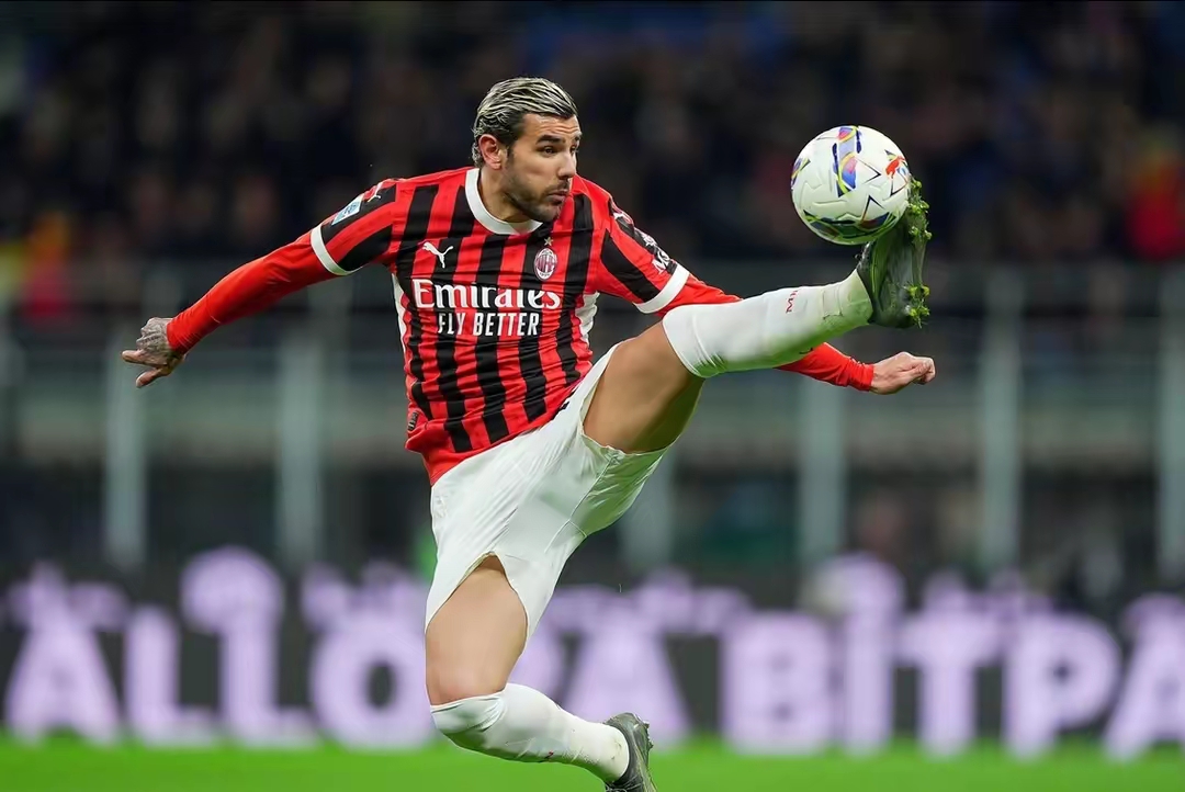 关于曼联有意租借帕利尼亚拜仁对球员离开持开放态度的信息  第1张