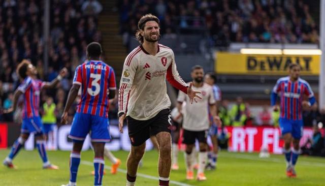 关于利物浦中卫深度不足引发担忧球队一直在寻找有潜力的年轻目标的信息