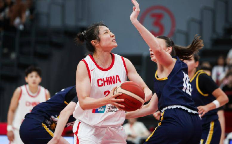 热身赛中国女篮101-55波黑女篮张子宇首秀18+7的简单介绍  第1张