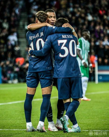 巴黎圣日耳曼愿意放金彭贝离队双方合同还剩一年到期的简单介绍  第1张