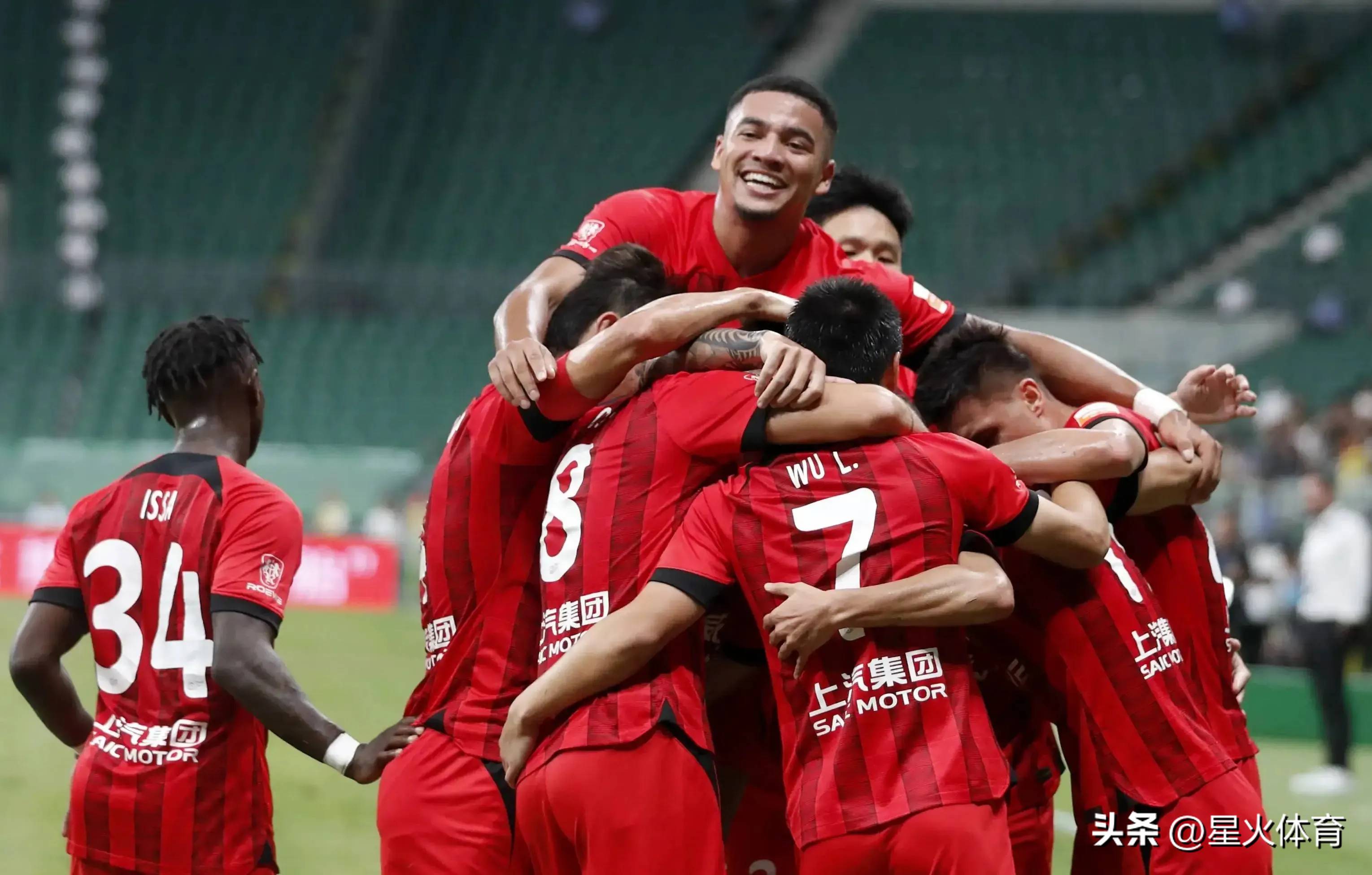 国足训练将连续三天全封闭教练组将确立主力阵容