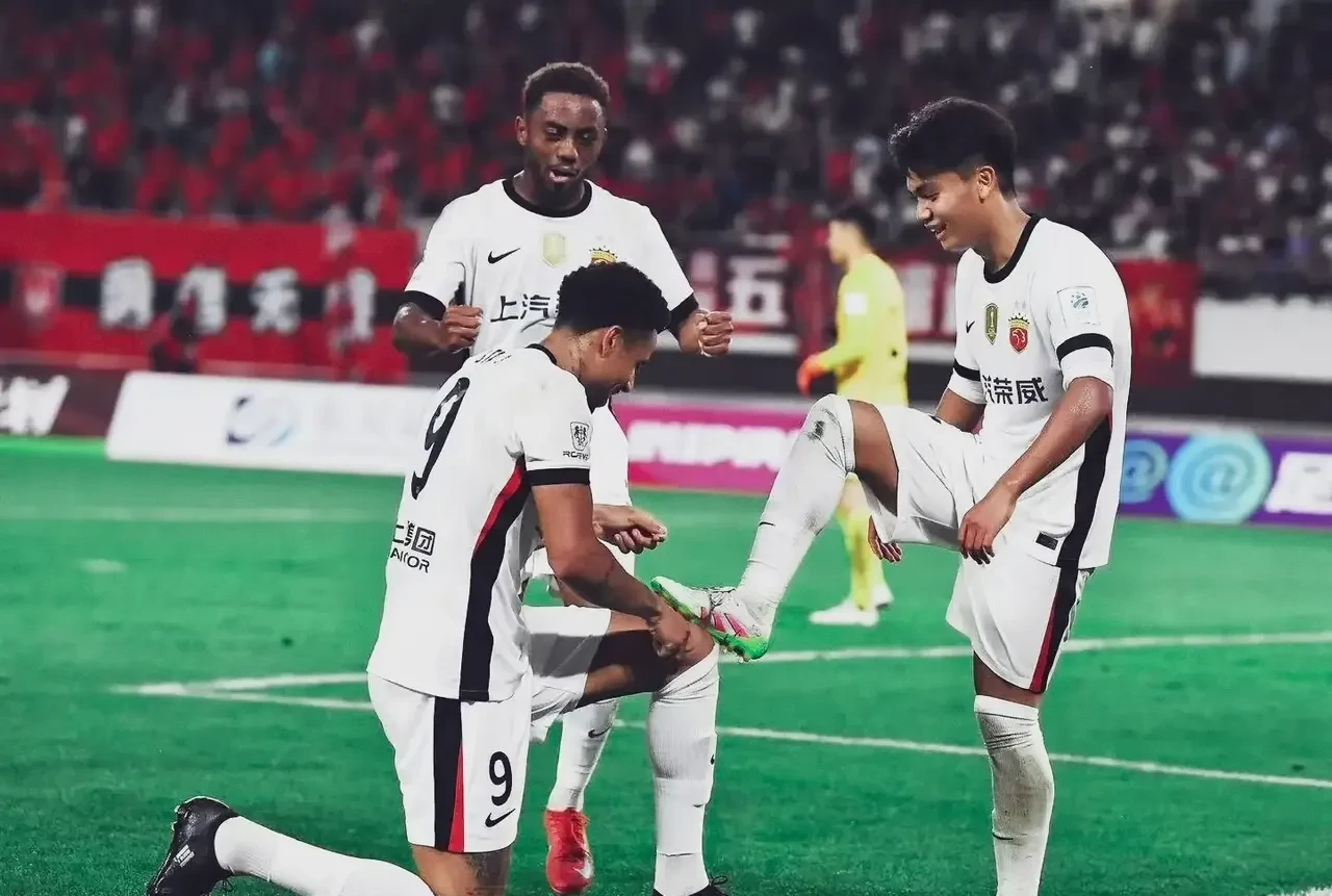 热刺有意日本国脚后卫板仓滉板仓滉与门兴合同明夏到期的简单介绍