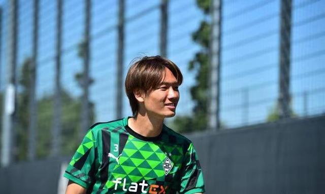 热刺有意日本国脚后卫板仓滉板仓滉与门兴合同明夏到期的简单介绍  第2张