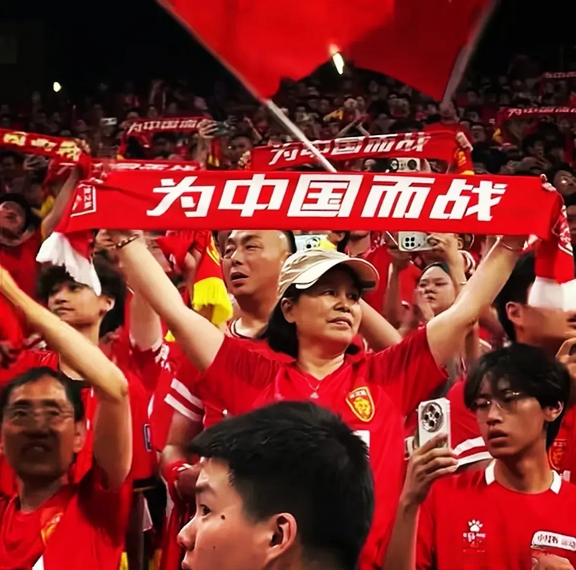 包含国足在重庆进行首次公开训练为世预赛收官战做准备的词条  第1张