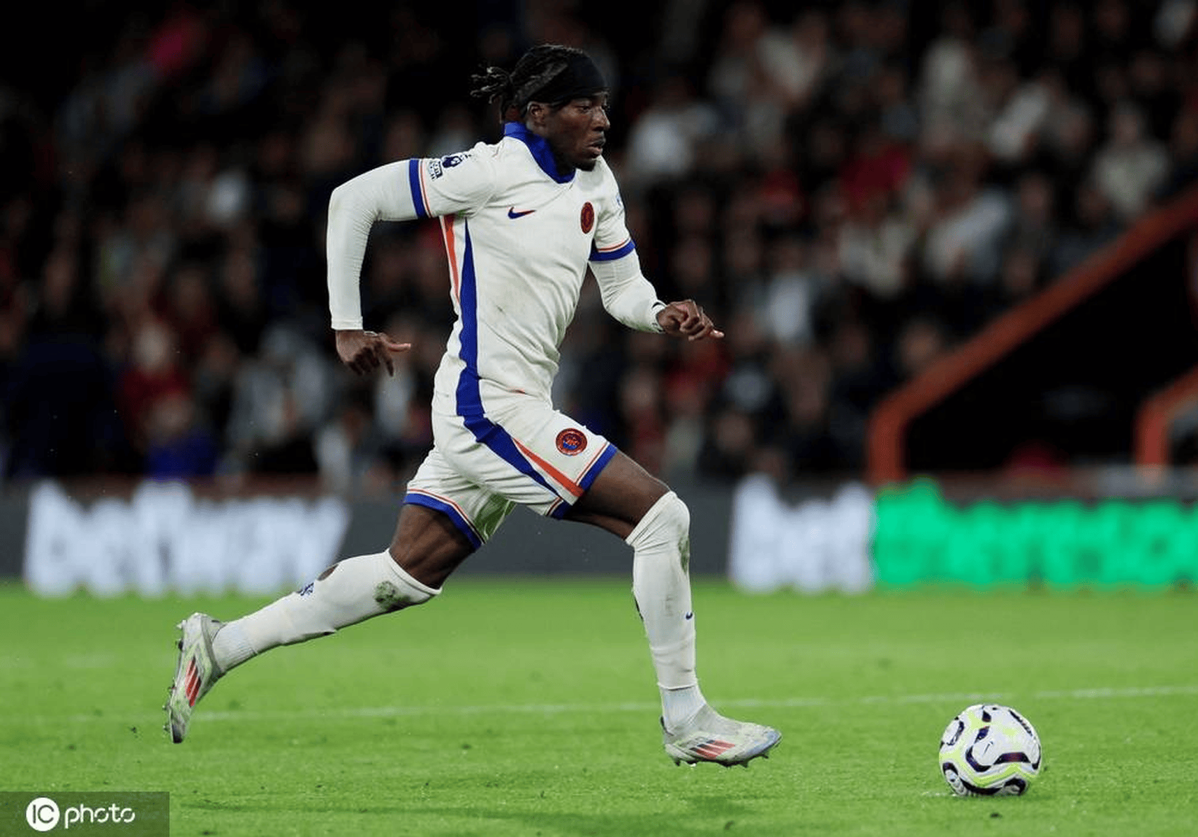 包含阿森纳在与切尔西商谈马杜埃凯转会费枪手已经获得球员意愿的词条  第2张