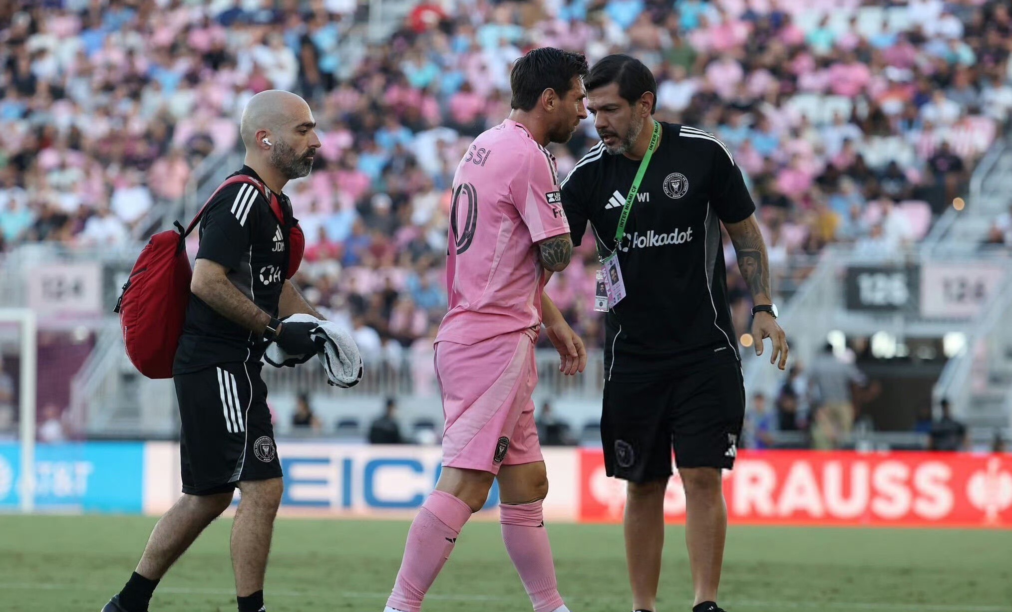 梅西勺子点球被扑迈阿密国际客场0-3惨负夏洛特的简单介绍