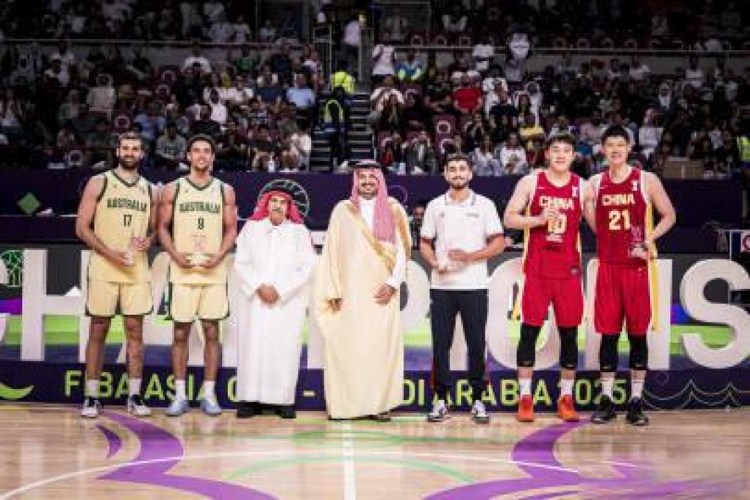 包含王俊杰入选男篮亚洲杯最佳阵容场均13分4.2板的词条