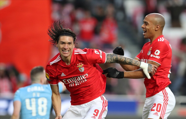 西汉姆联计划引进里贝罗球员是里尔主力的简单介绍