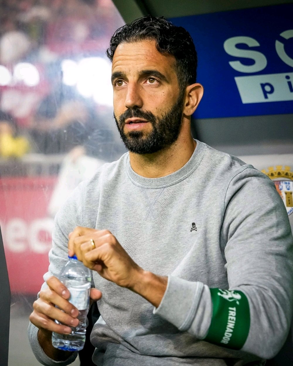 包含曼城曼联有意葡萄牙国门科斯塔阿莫林已经请求管理层行动的词条